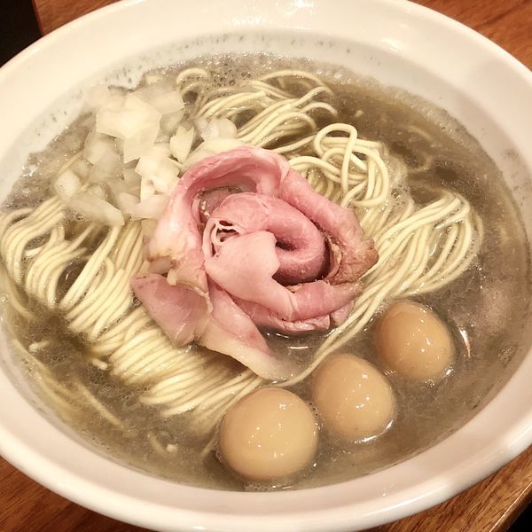 「煮干蕎麦〜山陰鮮魚合わせ〜＋うずら味玉＋ビール」@麺処 にぼし香 横浜店の写真