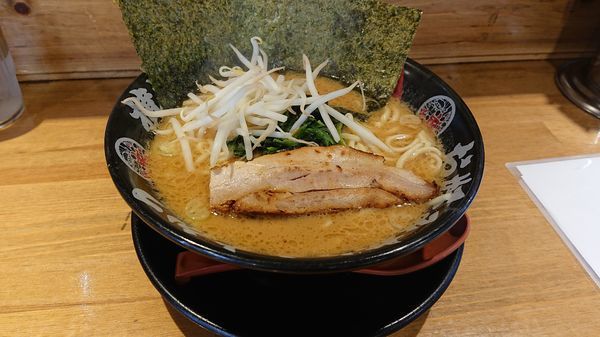 「家系味噌ラーメン790円(込)」@横浜家系ラーメン 辻田家 小山本店の写真