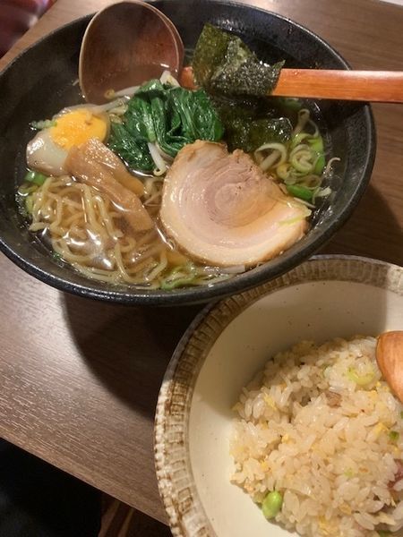 「醤油ラーメン+半炒飯セット 850円」@あいらくていの写真