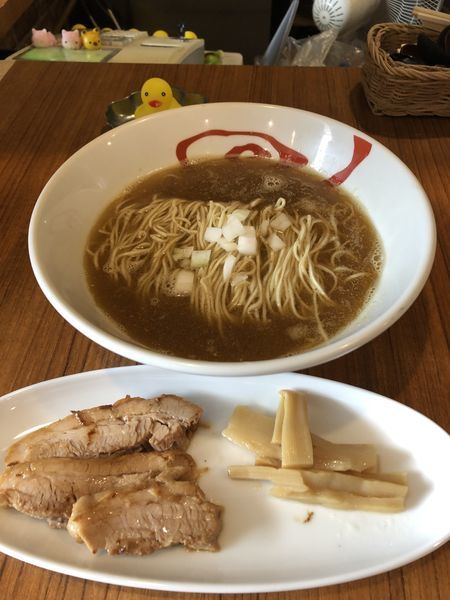 「赤城鷄と煮干の醤油ラーメン¥750＋限定和え麺¥300」@麺＆cafe Coi.Coi.の写真