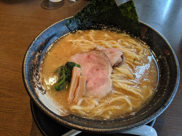 「IEKいえけー　850円+特盛300g +150　ランチ少ライス」@麺創 なな家の写真