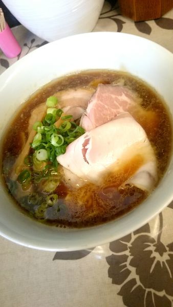 「厳選食材の醤油ラーメン  900円」@小烏丸 ramen-laboの写真