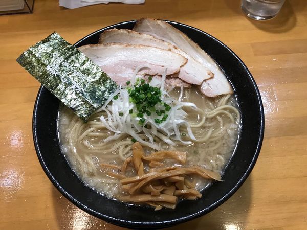 「豚の虜 （特盛り）」@自家製中華そば 麺の虜の写真