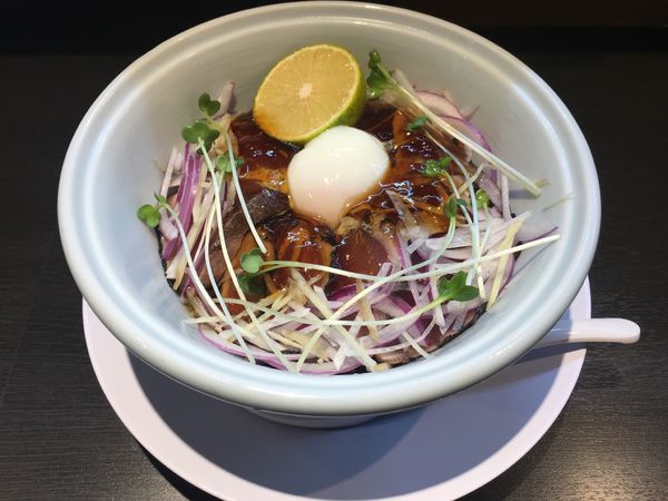 「限定 へべすで味わうカツオのタタキまぜそば」@らーめん 三極志の写真