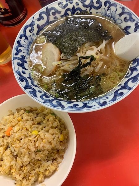 「ラーメン（とんこく）・半炒飯セット 700円」@うまいラーメン 小滝橋店の写真