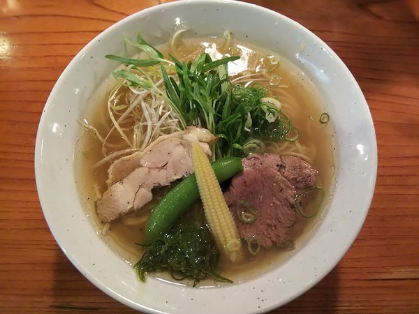 「だしが命の塩らーめん 大盛（￥780+100）」@だしが命の塩らーめん ぎょぎょぎょ 本町店の写真