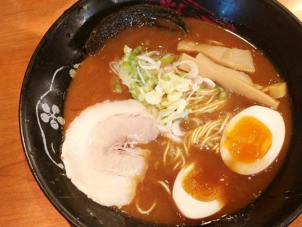 「味玉中華そば」@金澤濃厚豚骨ラーメン 神仙 品達品川店の写真