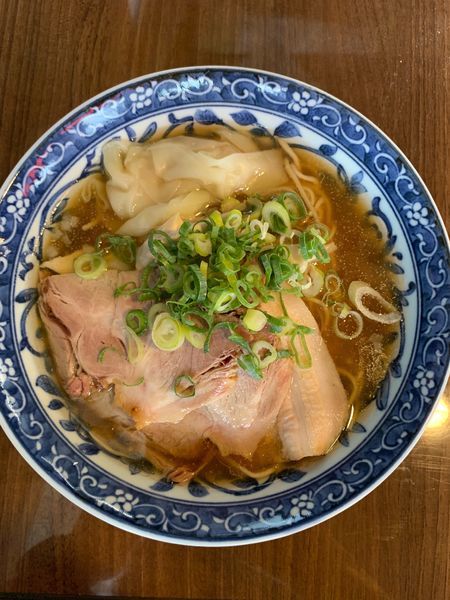 「煮干わんたんめん」@寿製麺よしかわ 保谷店の写真