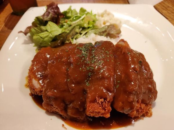 「やわらかBIGカツカレープレート」@マノ・キッチンカフェ みなとみらい店の写真
