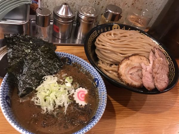 「つけ麺（特）＋のり（5枚）」@中華蕎麦うゑずの写真