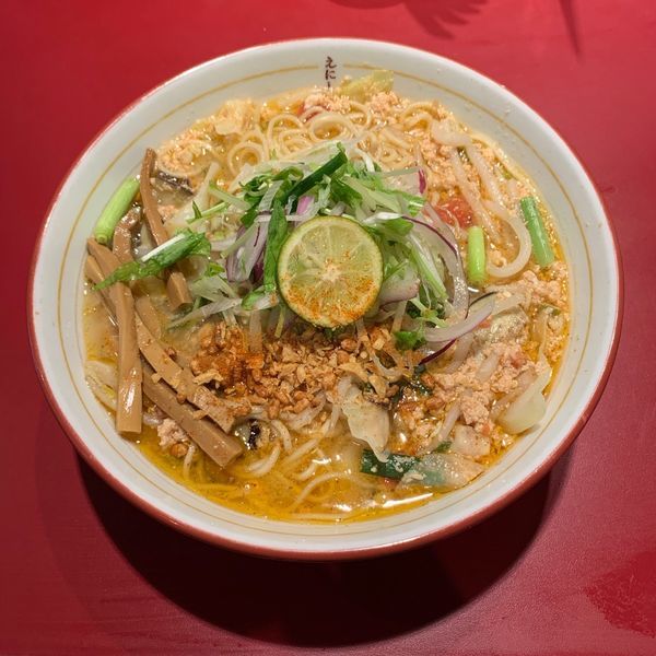 【秋限定】すだちのスーラータン（写真）、【夏限定】えにしの冷やし中華、【定番メニュー】チャーシューごはん