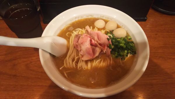 「海老の合わせ蕎麦+うずらの味玉 1050円」@麺処 にぼし香 横浜店の写真