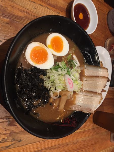 「極濃ラーメン」@金澤濃厚豚骨ラーメン 神仙 品達品川店の写真