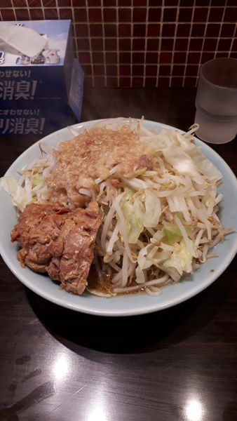「ラーメン中」@立川マシマシ 8号店の写真