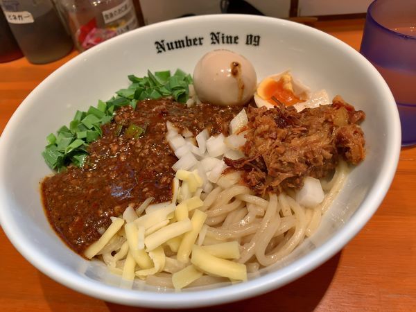 「油そばブラック＋味玉」@麺Dining Number Nine 09の写真