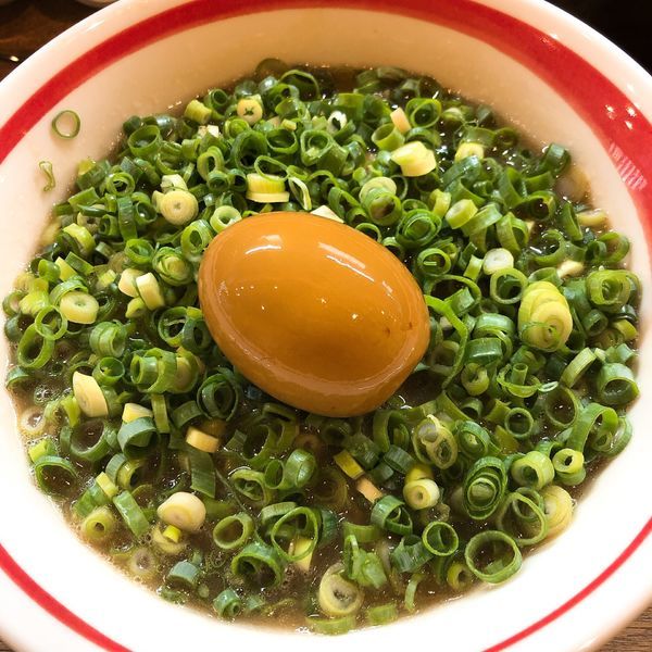 「定番ネギラーメン ¥880＋味付け玉子 ¥120」@和歌山ラーメン まる岡の写真