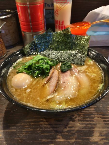 「チャーシュー麺＋ライス＋サービス煮卵」@家系ラーメン クックらの写真