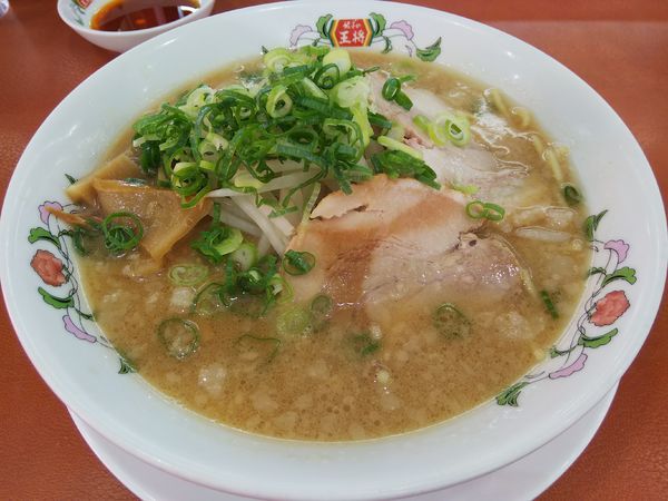 「餃子の王将ラーメン　＋餃子２人前（１人前無料：サービス券）」@餃子の王将 諏訪店の写真