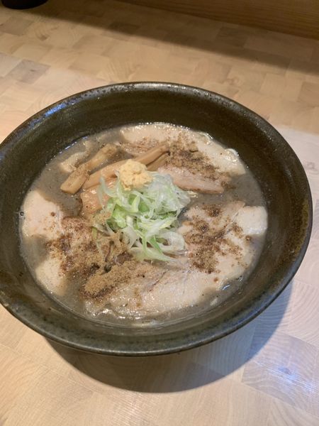 「でら煮干しらーめん」@にぼしらーめん88の写真