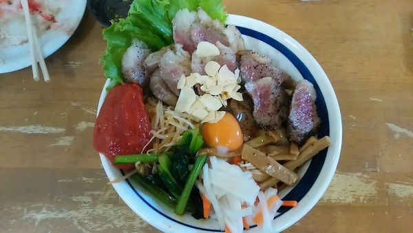 「手造り牛脂で和牛和え蕎麦 トマトを添えて　S」@MENYA 食い味の道有楽の写真