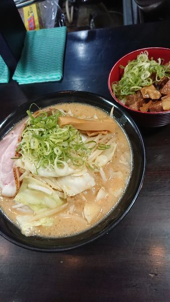 「ランチセット（味噌ラーメンと角切りチャーシュー丼）」@麺匠 茜ノ舞の写真