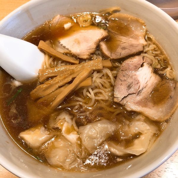 「中華麺 (小) ¥700＋ワンタン ¥100」@笹塚 大勝軒の写真