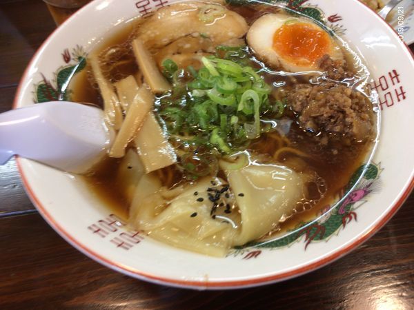 「特製中華そば」@麺屋はやたろう 立川店の写真
