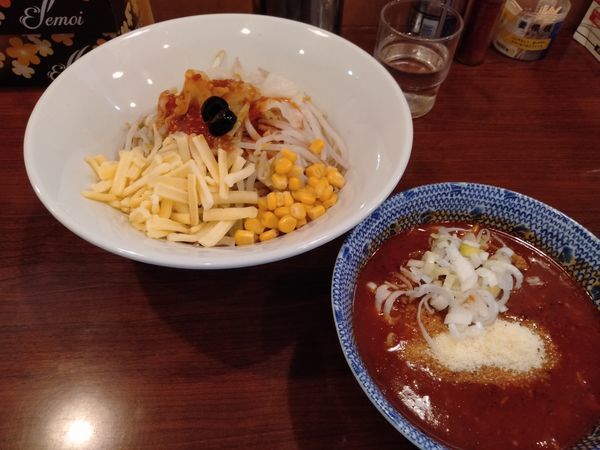 「ピザ風メガトマトチキンつけ麺 限定」@メガガンジャの写真
