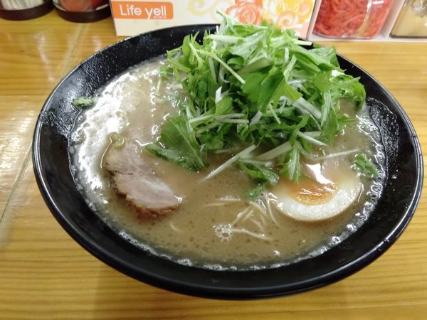 「塩豚骨ラーメン」@豚骨ラーメン 新井商店の写真