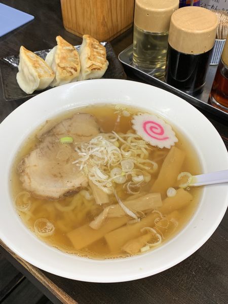 「らーめん 650円 半ぎょうざ(3個) 270円」@手打ちラーメン蔵八 鹿沼店の写真