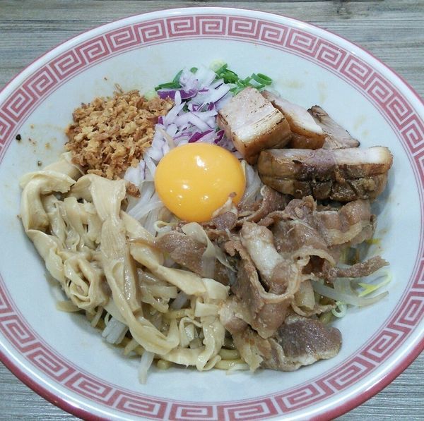 「まぜそば　８００円」@徳島NOODLE ぱどるの写真