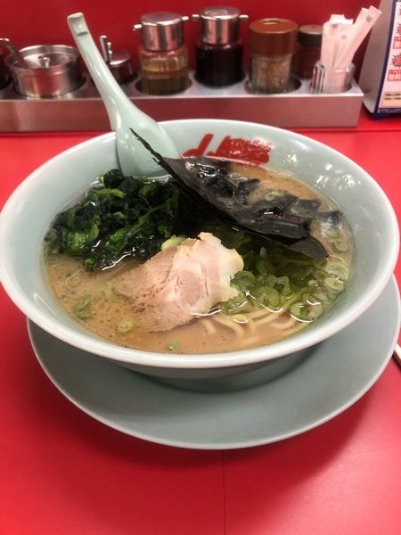 「ラーメン（醤油、かため多め濃いめ）」@ラーメン山岡家 長野南長池店の写真
