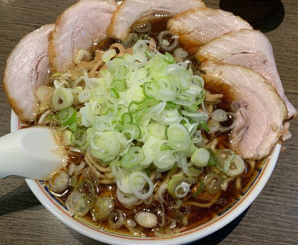 「肉中華そば¥980＋大盛¥100+ネギ増し¥50」@丸中華そばの写真