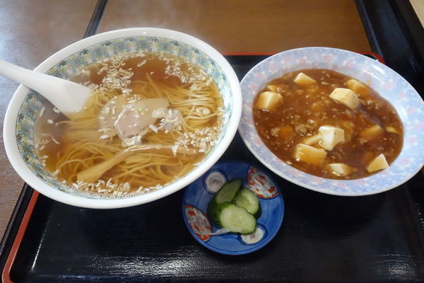 「ラーメン半マーボー飯」@桃林の写真
