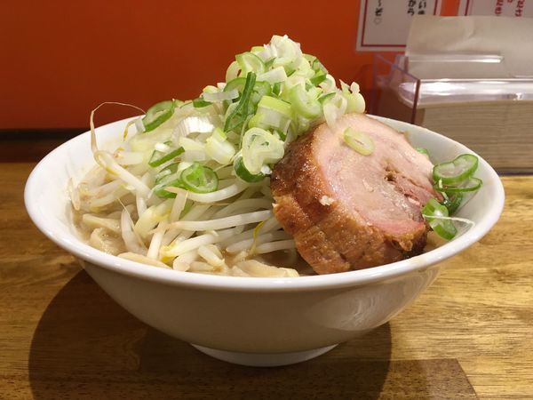 「らーめん豚一切れ にんにくねぎ」@ちばから 経堂店の写真