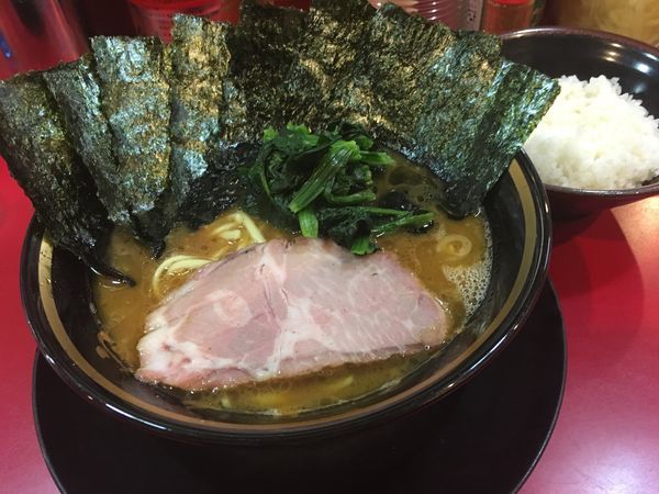 「ラーメン＋のり＋ライス」@家系ラーメン とらきち家の写真
