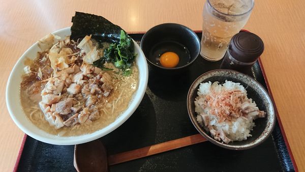 「【限定】背脂魚塩ラーメン 900円 + 昼セット 270円」@秋田ラーメン はまの写真