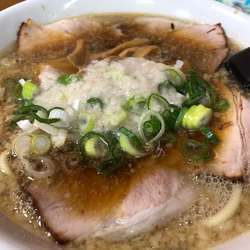 背脂ラーメン太麺背脂多め