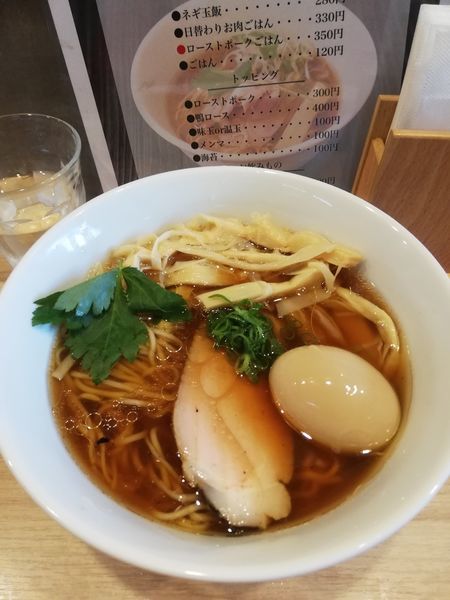 「醤油らーめん　メンマ　860円　味玉クーポン」@らーめんMAIKAGURAの写真