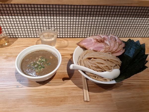 「全部入り煮干つけ麺特盛+チャーシュー+のり」@らーめん 改の写真