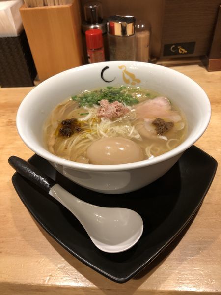 「味玉塩そば」@SOBAHOUSE 金色不如帰 新宿御苑本店の写真