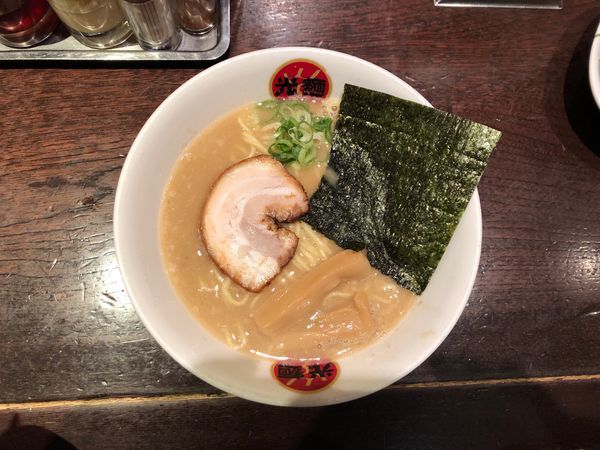 「熟成とんこつラーメン」@光麺 池袋本店の写真