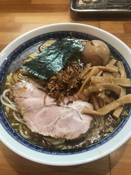 「焦がし正油ラーメン、中」@自家製中華そば としおかの写真
