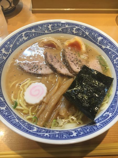 「特製中華そば」@中華そば 青葉 川崎アゼリア店の写真