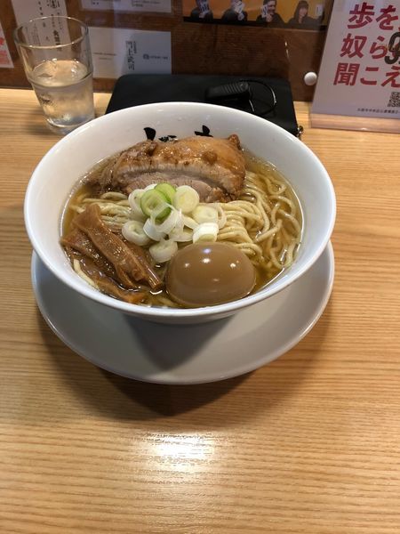 「ラーメンmacro大盛（肉厚メン細）＋タマゴ」@人類みな麺類の写真