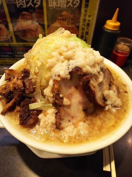 「ラーメン小 ヤサイ増し 背アブラビタ (ほぐし豚)」@ガツ盛りラーメン バンブル 西浦和店の写真