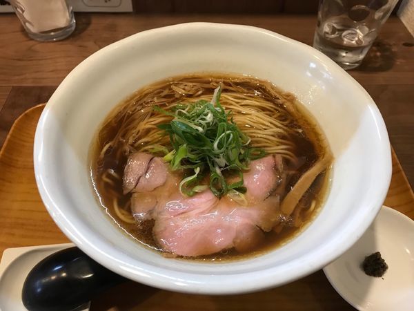 「醤油と貝のラーメン」@ラーメン 健やかの写真