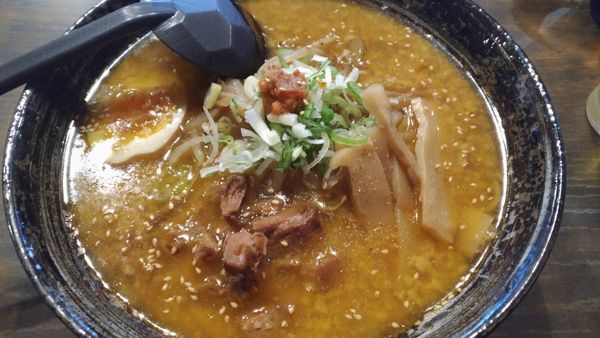 「こってり味噌ラーメン」@らーめん西や 小樽駅前店の写真