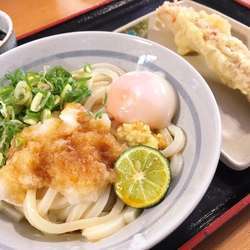 すだち醤油うどん 半熟卵 ちくわ天