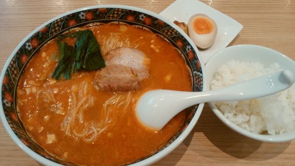 「担々麺¥880-+ライス+半味玉+半揚げ餃子はサービス」@寿限無担々麺 上野店の写真